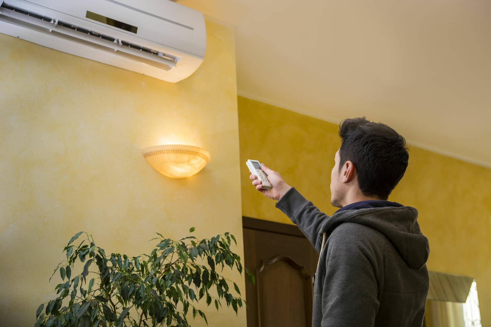 I C E Heating & Cooling logo
