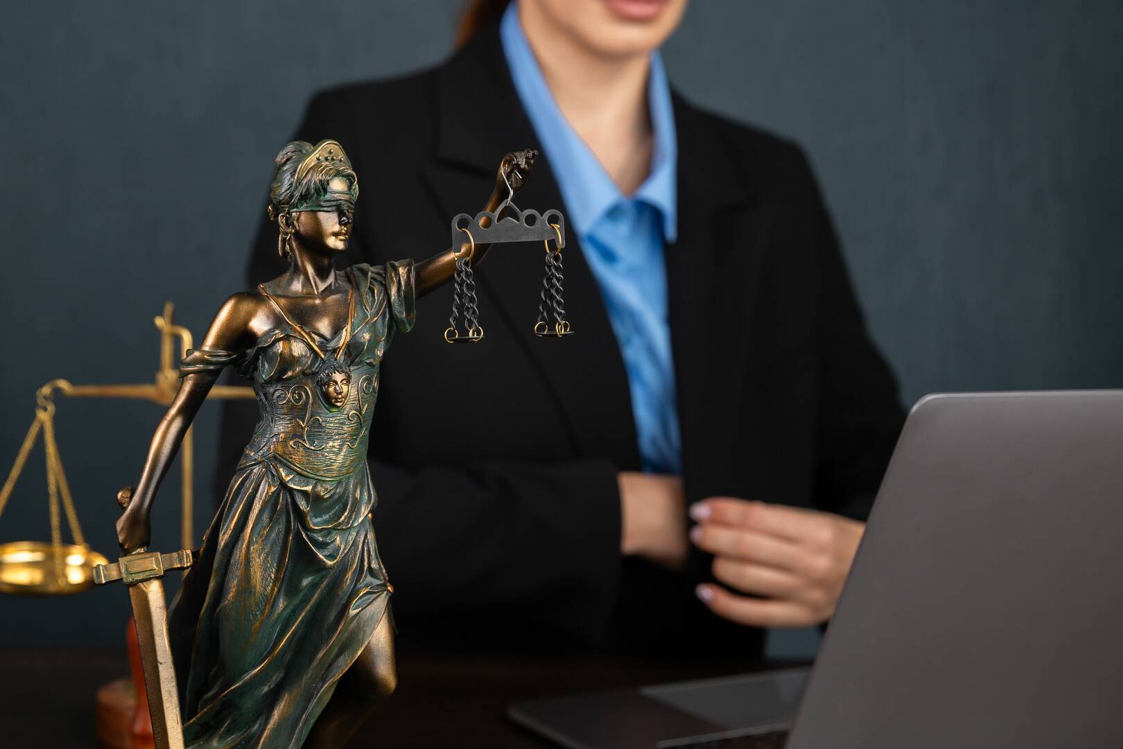 Hills Solicitors logo